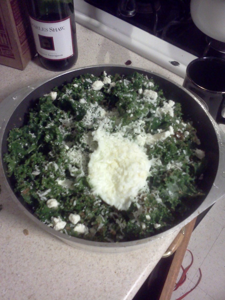 Machen Sie den magischen Grünkohlsalat